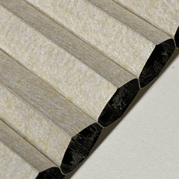 Honeycomb pleated blind Lambada Blackout Sand-White