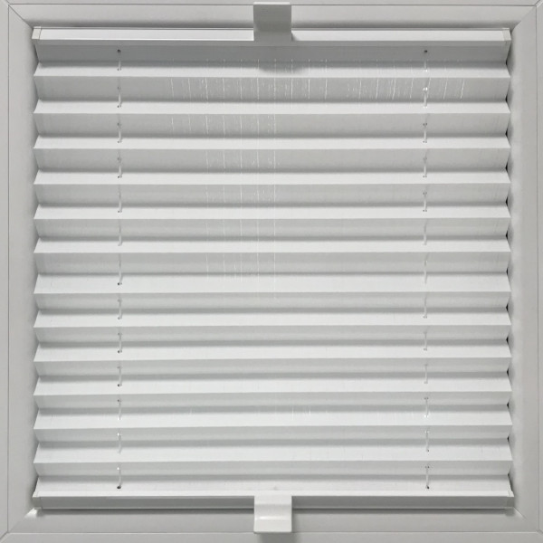 Pleated blind Marica White