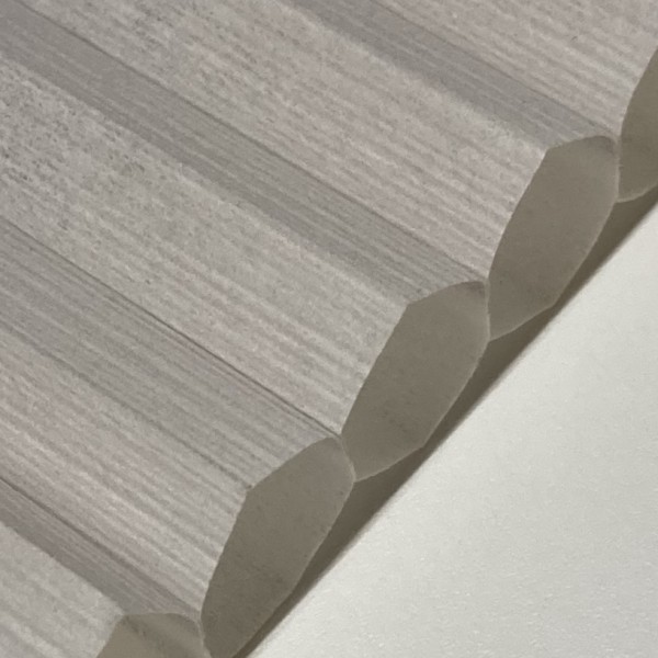 Honeycomb pleated blind Zorba light gray