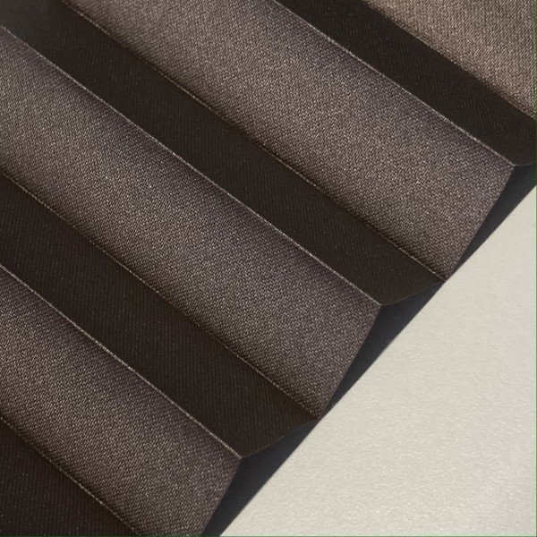 Pleated blind Vegas Perl walnut