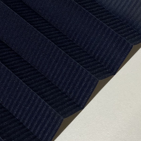 Pleated blind Royal pearl dark blue
