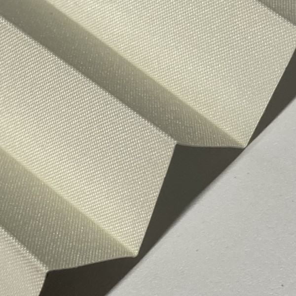 Pleated blind Sunset Blackout Cream