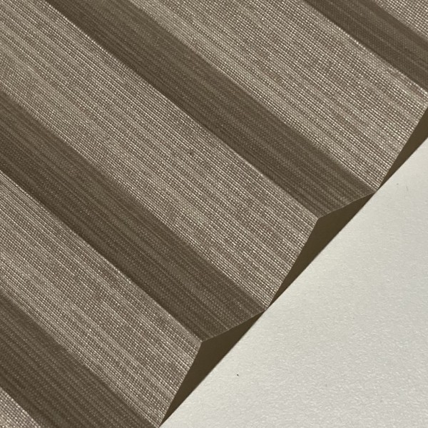 Pleated blind Madagascar pearl khaki