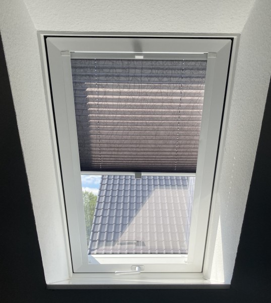 Pleated blind Crush pearl anthracite