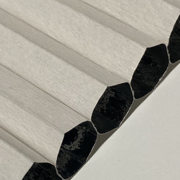 Honeycomb pleated blind Zorba Blackout cream