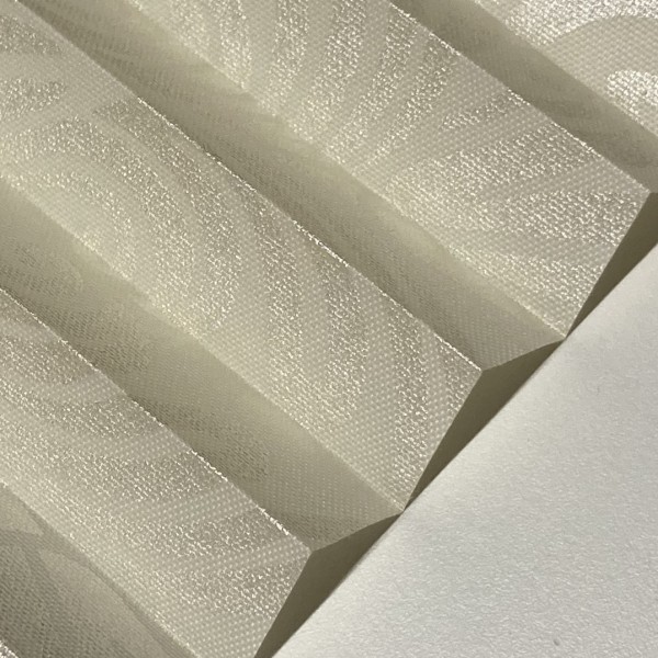 Pleated blind Oriental Metallic Cream