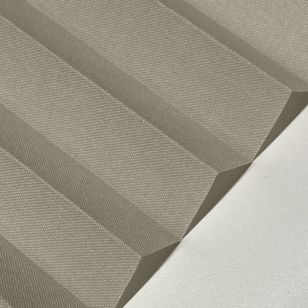 Pleated blind Flamenco dark cream
