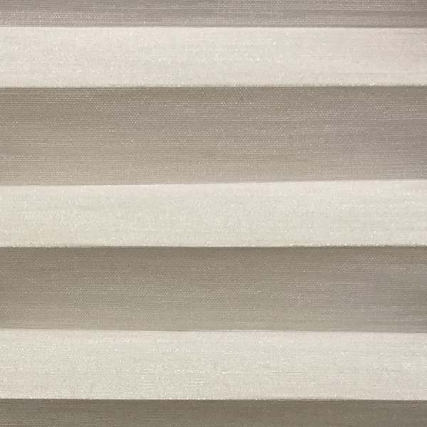 Pleated blind Madagascar pearl white