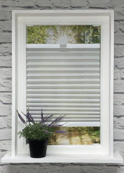 Pleated blind Kyoto Perl smoke-white