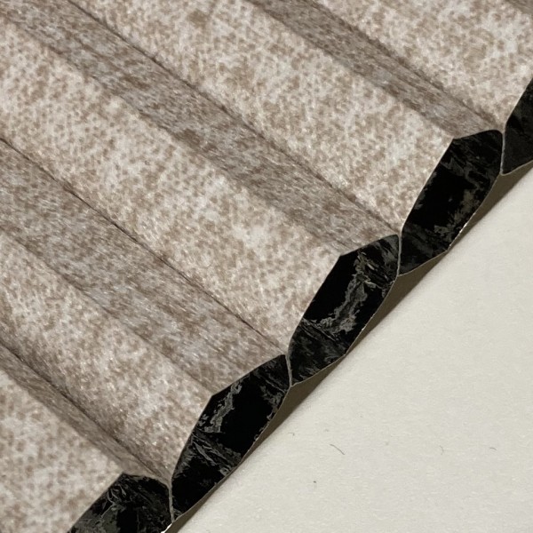 Honeycomb pleated blind Lambada Blackout cream-white