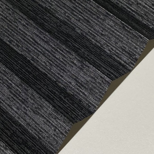Pleated blind Madagascar pearl black