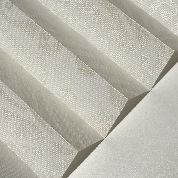 Pleated blind Oriental Metallic White