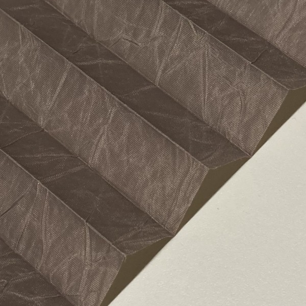 Pleated blind Crush pearl gray-brown