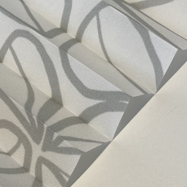 Pleated blind Clover white-grey