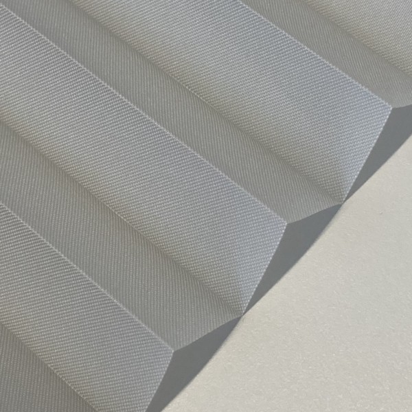 Pleated blind Sina light gray