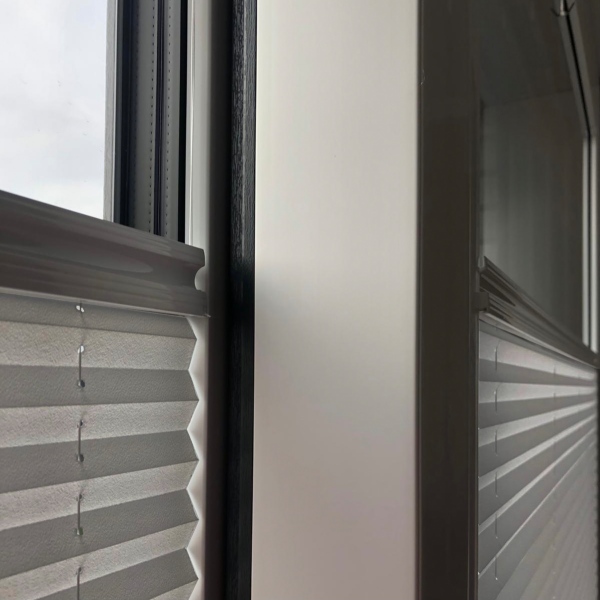 15mm slim pleated blind Kyoto Perl silver-grey
