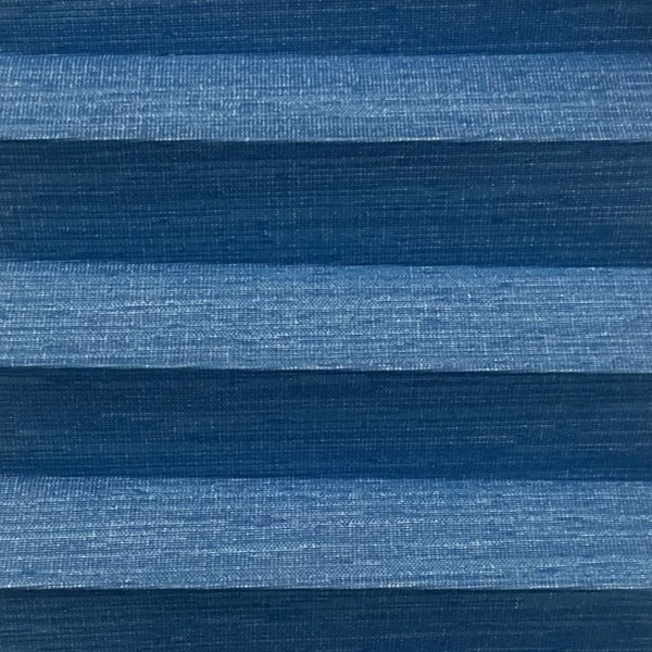Pleated blind Madagascar pearl blue