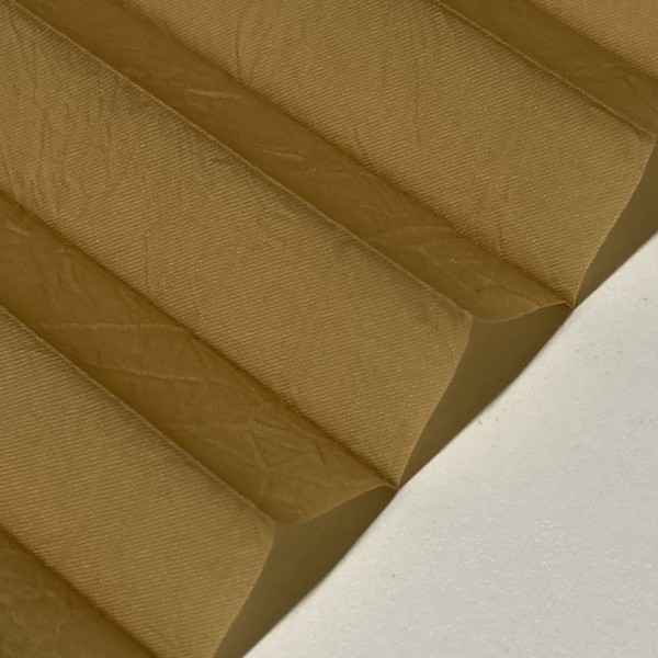 Pleated blind Crush-Light honey