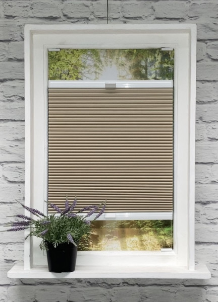 Honeycomb pleated blind Zorba Blackout Straw