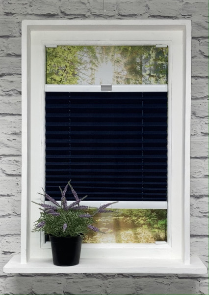 Pleated blind Royal pearl dark blue