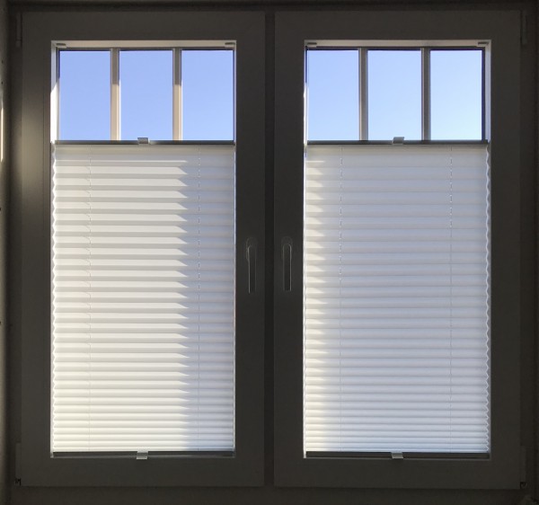 Pleated blind Kyoto Perl smoke-white