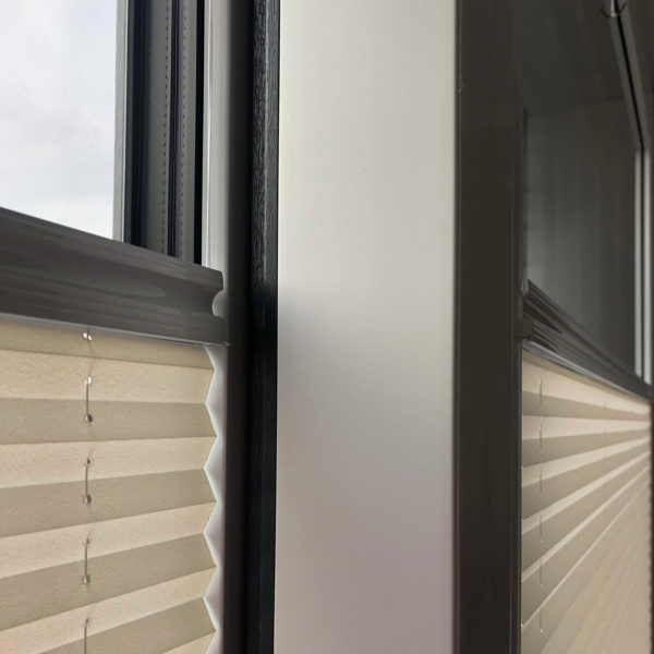 15mm slim pleated blind Kyoto Perl light beige