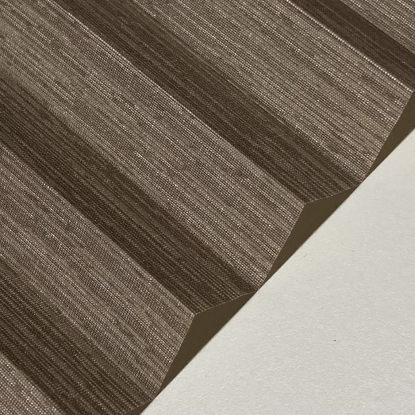 Pleated blind Madagascar pearl cocoa