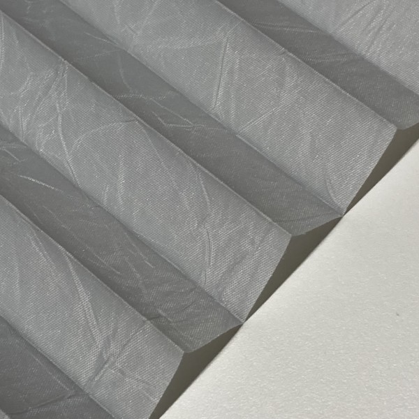 Pleated blind Crush pearl silver-grey