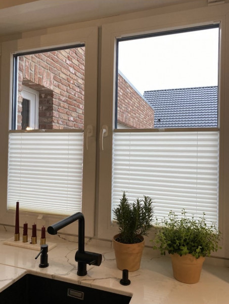 Pleated blind Kyoto Perl cream-white