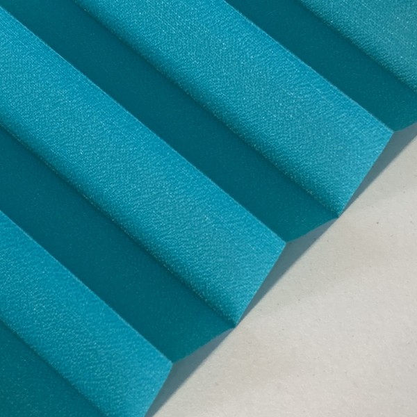Pleated blind Kyoto Pearl turquoise