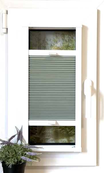 Honeycomb pleated blind 100% blackout Soft Mint