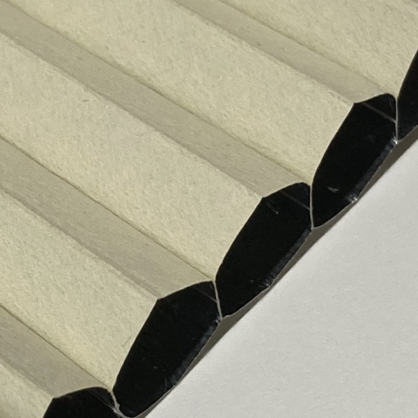 Honeycomb pleated blind 100% blackout Soft Pistachio