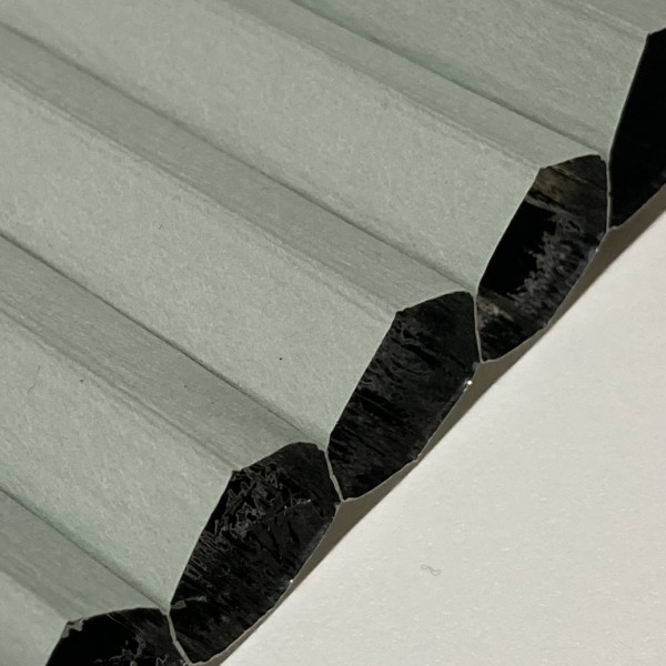 Honeycomb pleated blind 100% blackout Soft Mint
