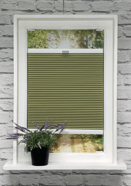 Honeycomb pleated blind 100% blackout Soft Green