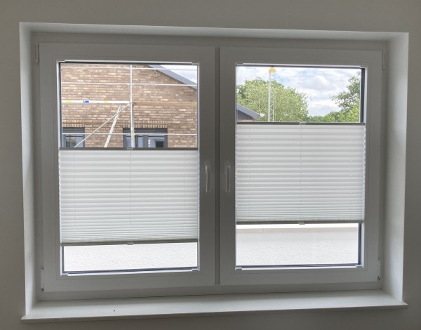 Pleated blind Kyoto Perl smoke-white