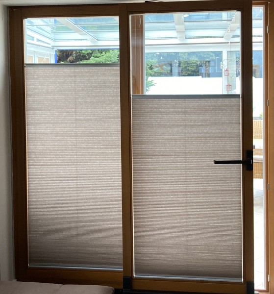 Honeycomb pleated blind Soft Brown